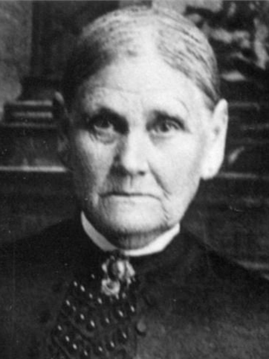 Ruth Tucker (1816 - 1892) Profile